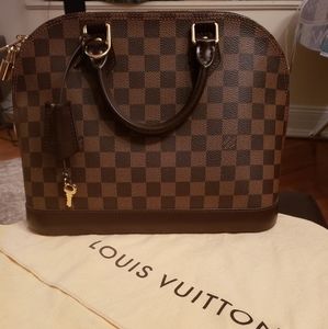 Louis Vuitton damier alma PM